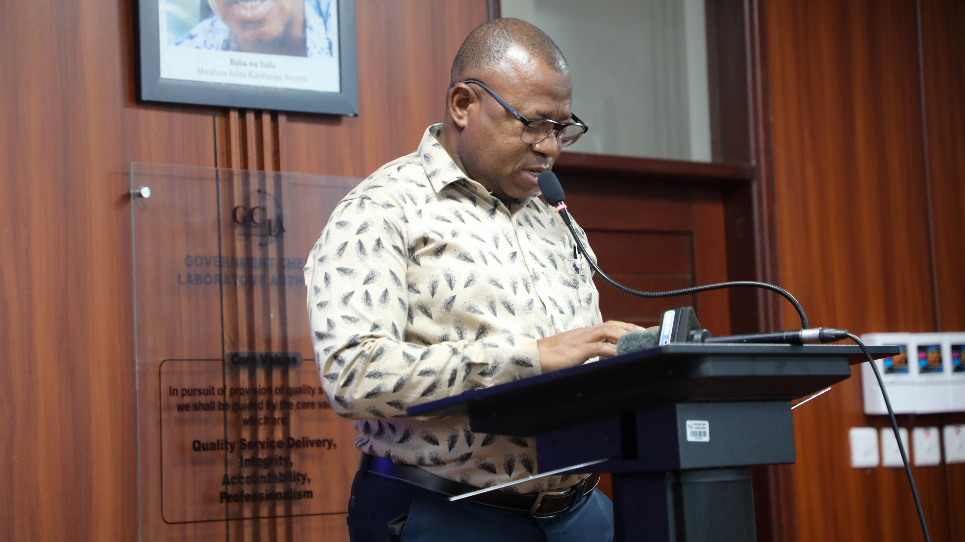 DC DODOMA AIPONGEZA GCLA KUWAFIKIA WAJASILIAMALI WADOGO