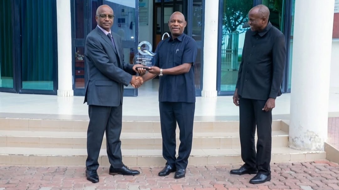 MAMLAKA YAKABIDHIWA TUZO YA UTOAJI HUDUMA BORA