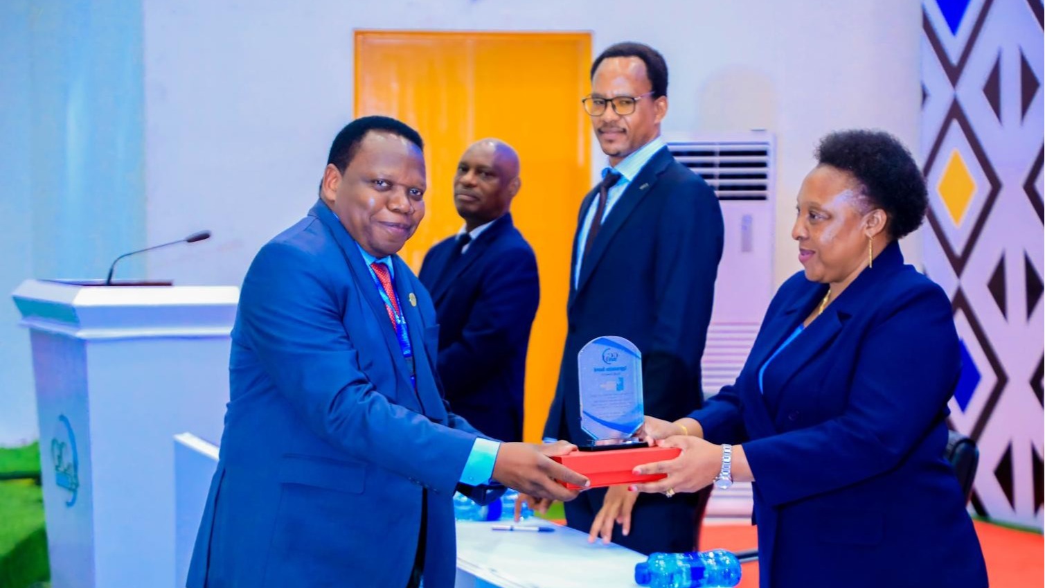 TANZANIA YANG’ARA AFRIKA KWA TEKNOLOJIA YA VINASABA